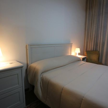 A Casa Di Laura Bed & Breakfast Catania Bagian luar foto