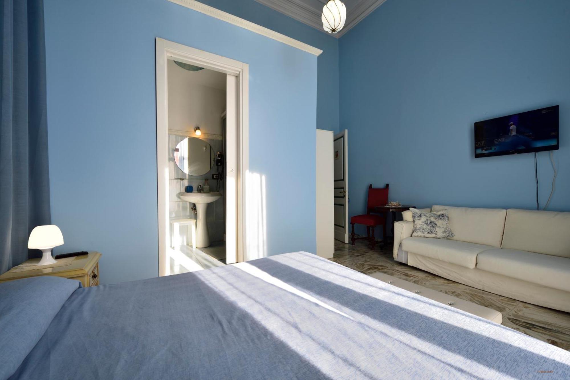 A Casa Di Laura Bed & Breakfast Catania Bagian luar foto