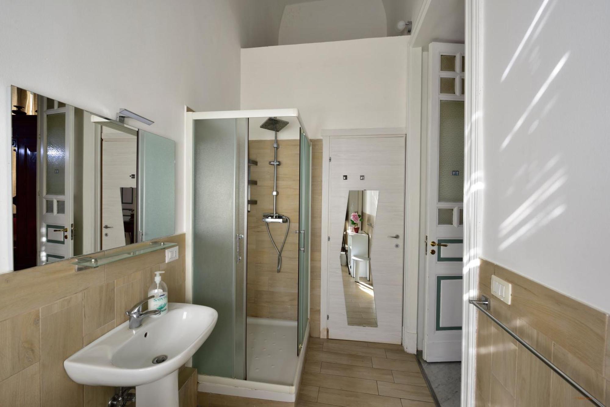 A Casa Di Laura Bed & Breakfast Catania Bagian luar foto