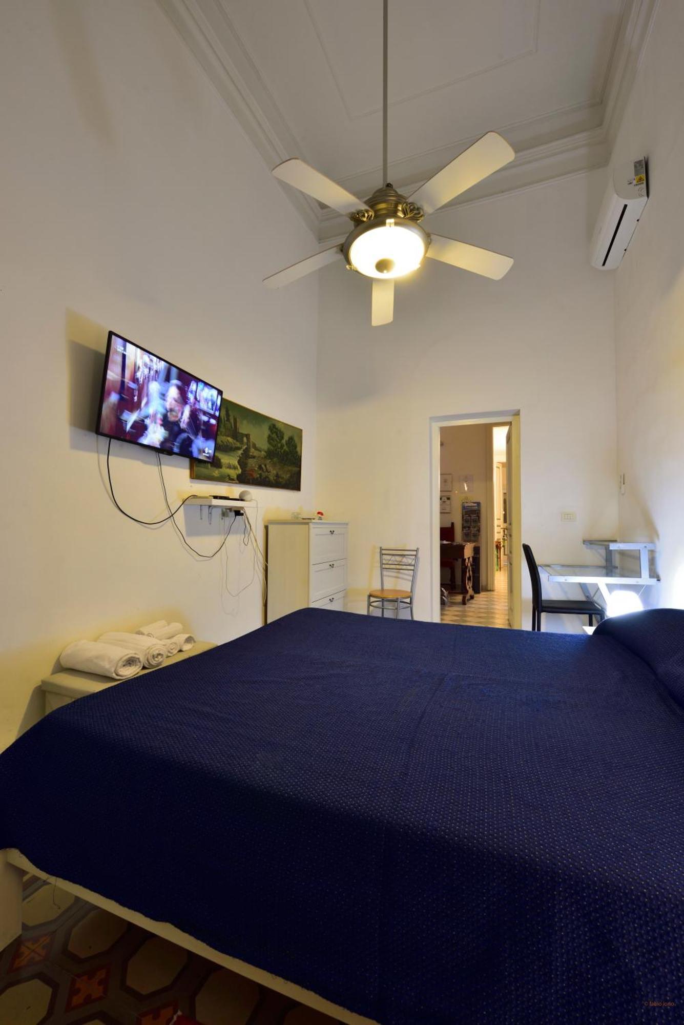 A Casa Di Laura Bed & Breakfast Catania Bagian luar foto