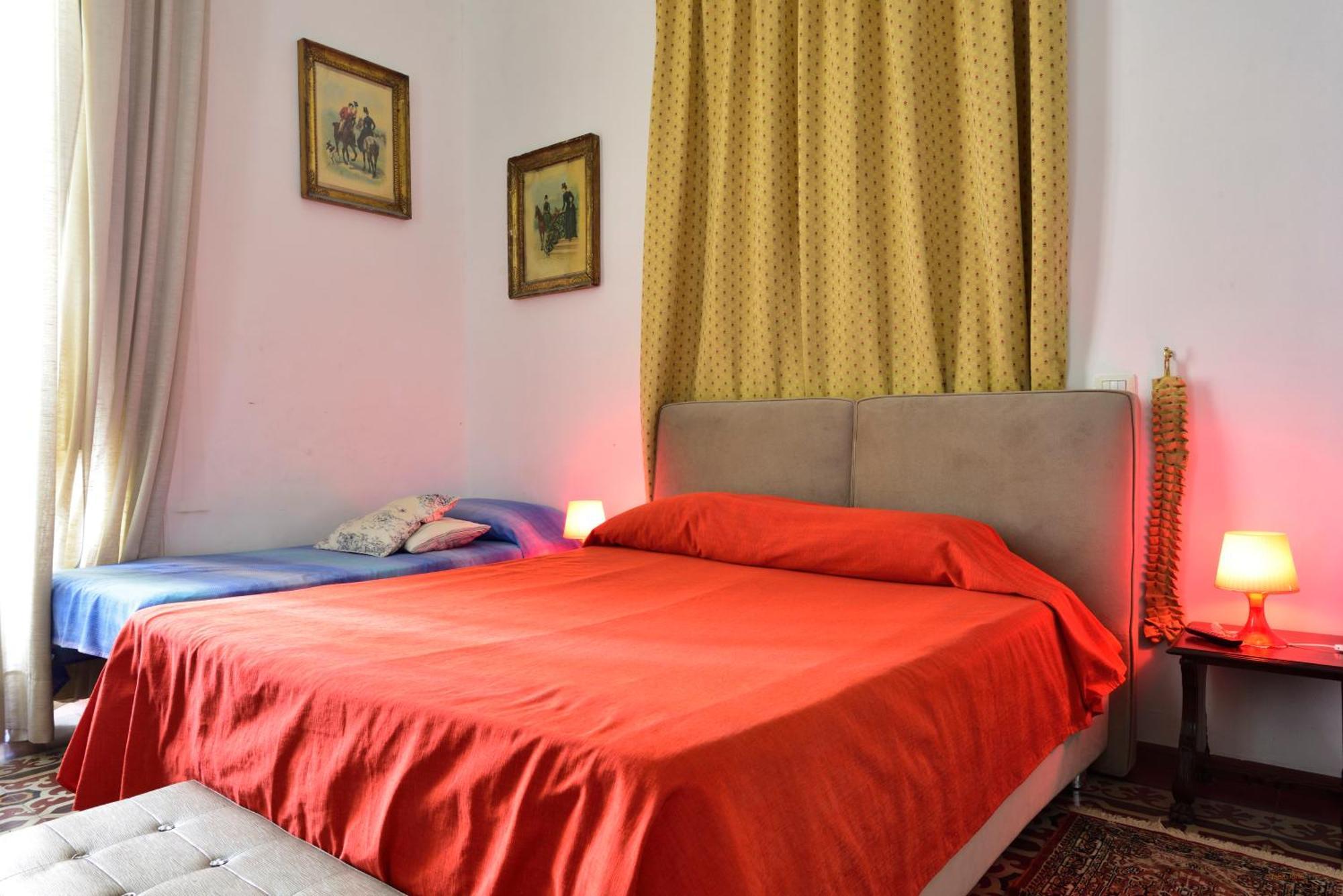 A Casa Di Laura Bed & Breakfast Catania Bagian luar foto