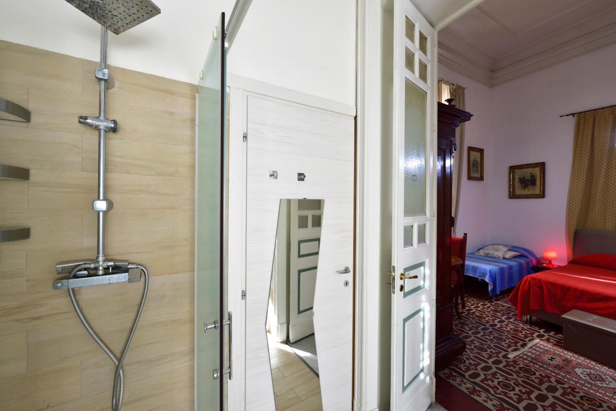 A Casa Di Laura Bed & Breakfast Catania Bagian luar foto
