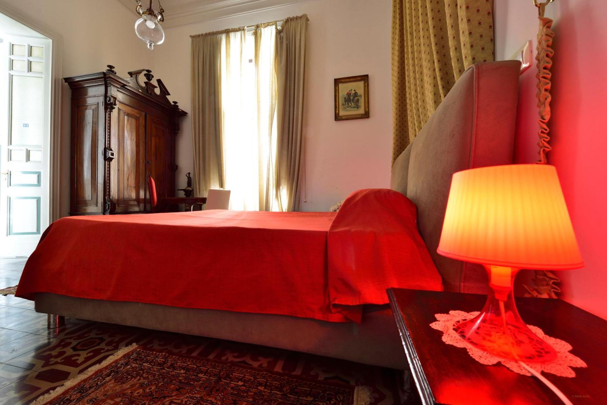 A Casa Di Laura Bed & Breakfast Catania Bagian luar foto
