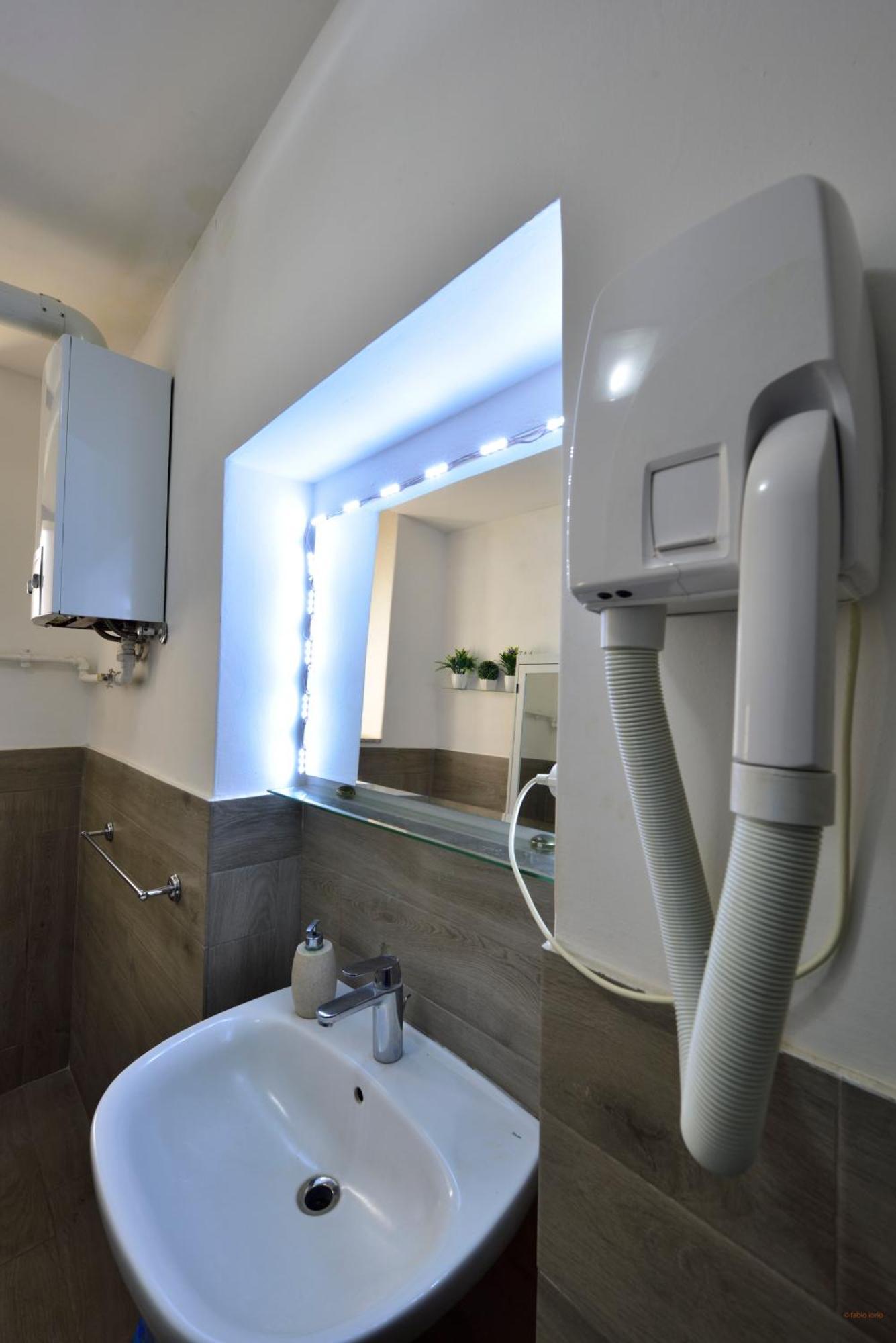 A Casa Di Laura Bed & Breakfast Catania Bagian luar foto