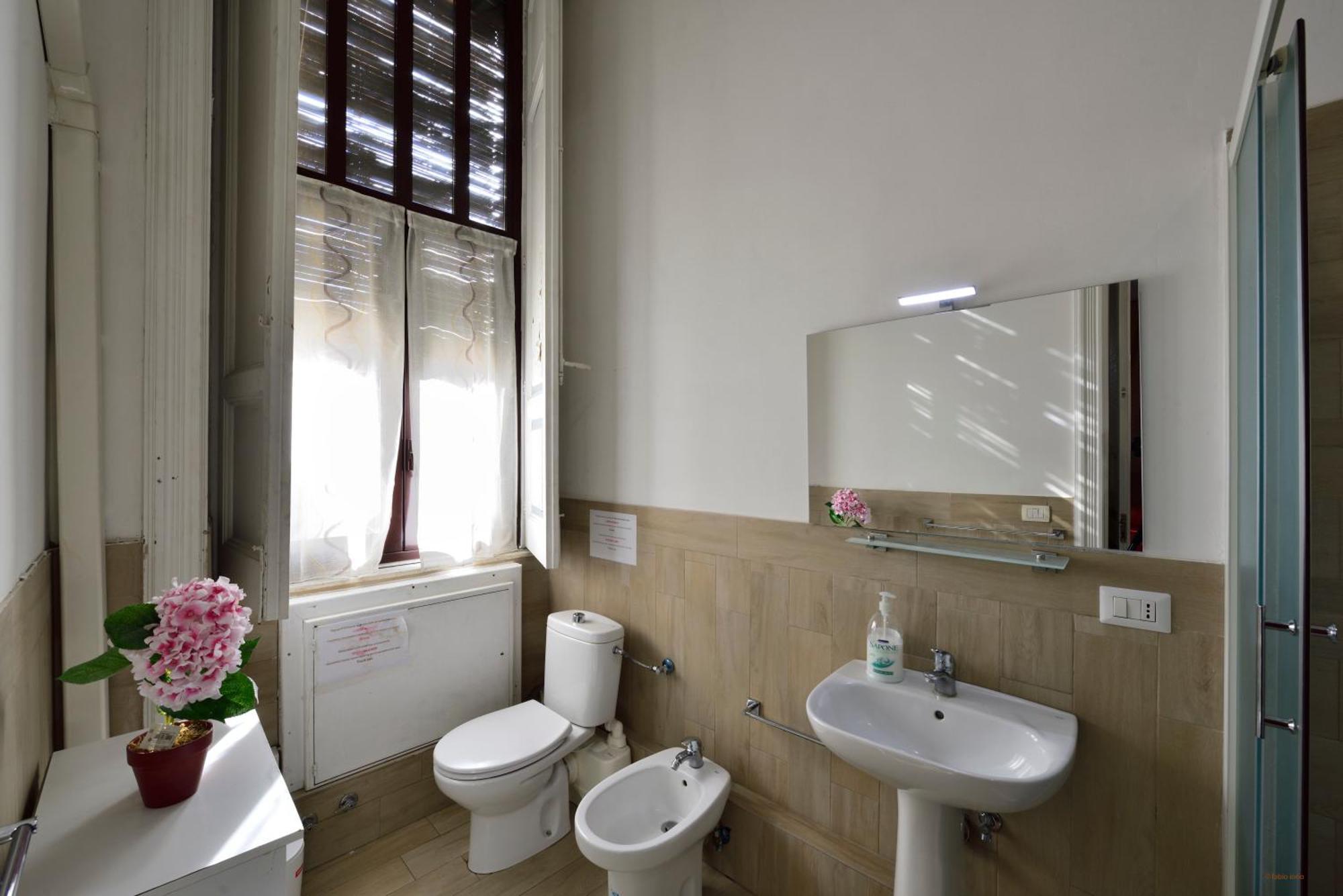 A Casa Di Laura Bed & Breakfast Catania Bagian luar foto