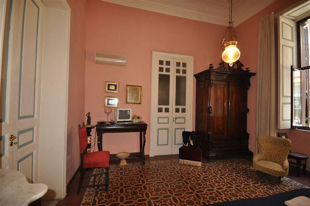 A Casa Di Laura Bed & Breakfast Catania Bagian luar foto