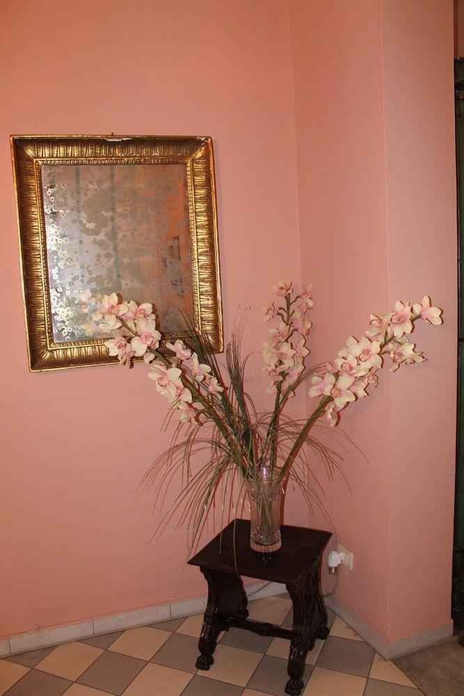A Casa Di Laura Bed & Breakfast Catania Bagian luar foto