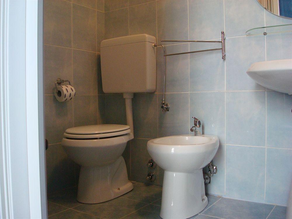 A Casa Di Laura Bed & Breakfast Catania Bagian luar foto