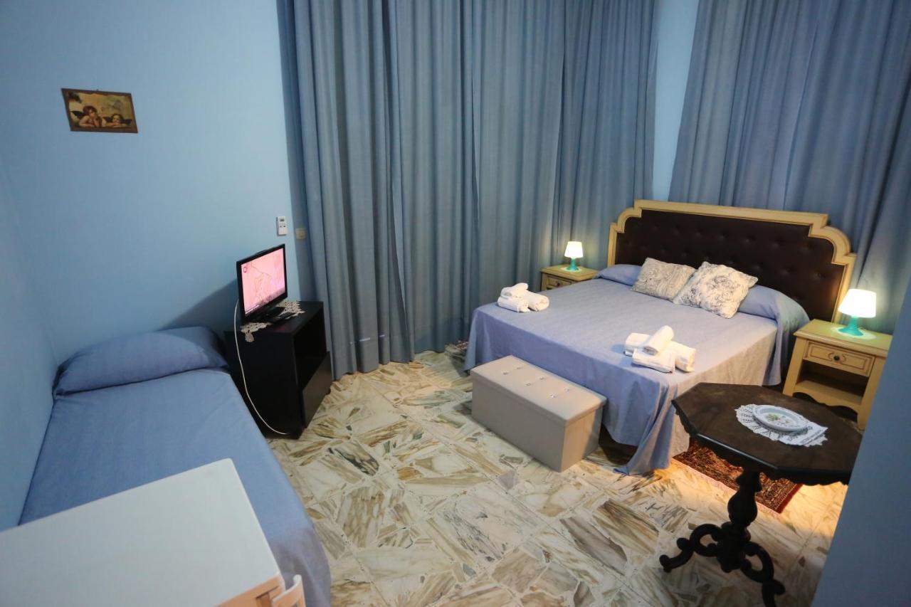 A Casa Di Laura Bed & Breakfast Catania Bagian luar foto